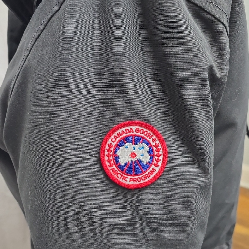 Canada Goose Rossclaire Parka Heritage With Fur-Trimmed Hood and Cinched Waist - Picture 2 of 7